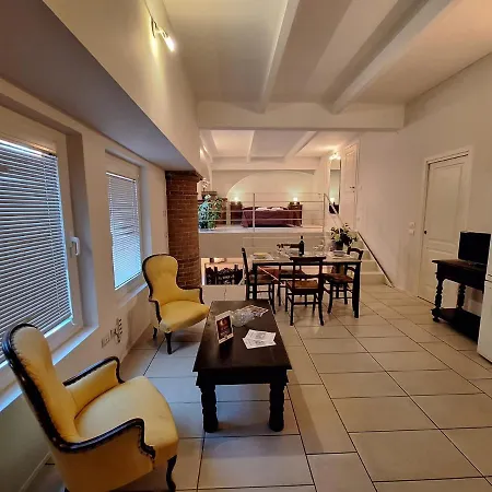 Domus Vinum Apartment *